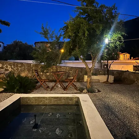 Cesmekoeyici Evleri Tas Ev No2 Holiday home *